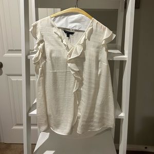 Banana Republic Cream business casual shirt size medium. Never been worn